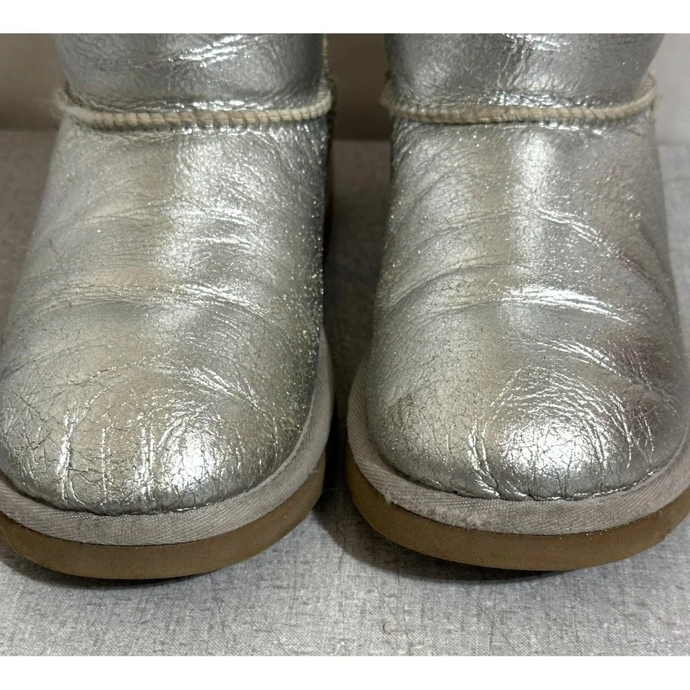 UGG Bailey Button Youth Girl's Size 3 Metallic Silver Short Shearling Boots